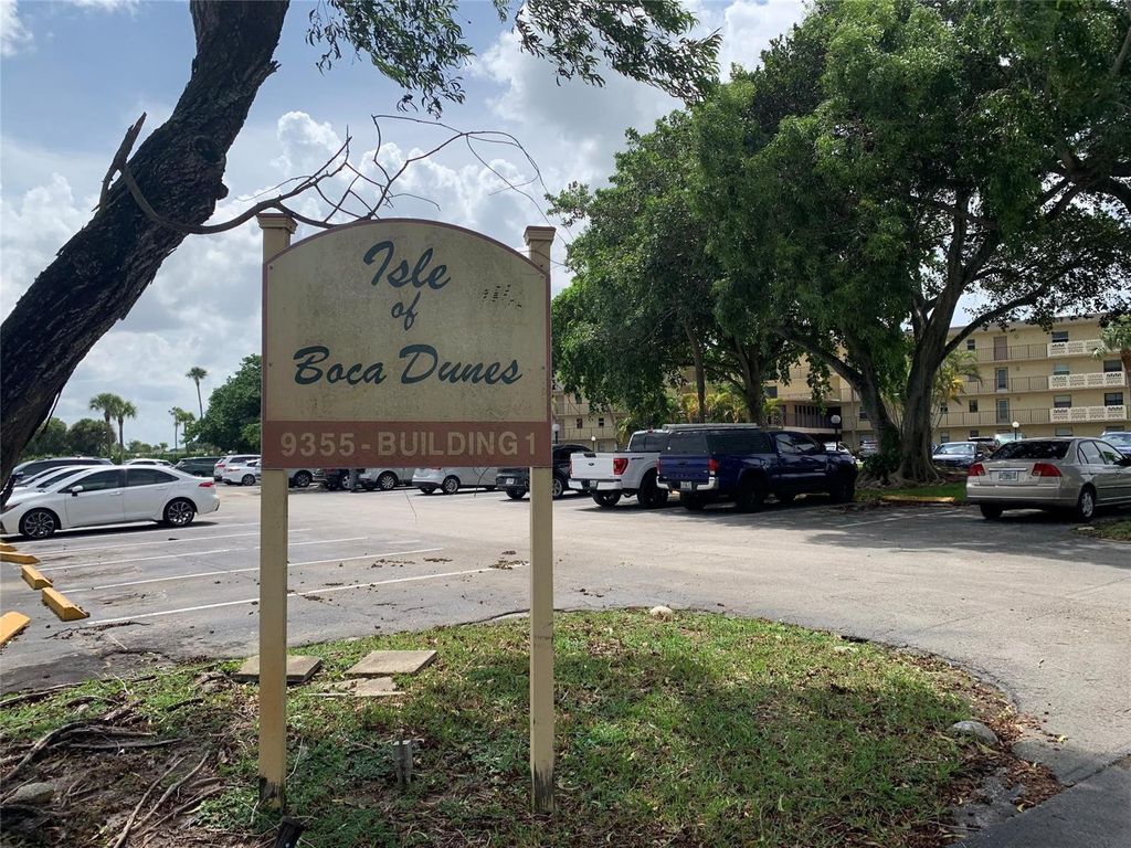9355 SW 8th Street 321, Boca Raton, FL 33428