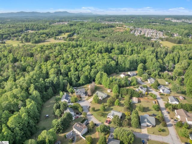 6 Spring Sky Court, Taylors, SC 29687