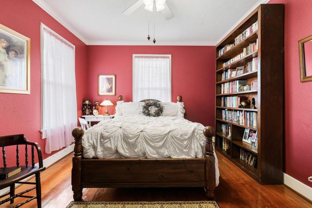 304 E 9th Street, Bonham, TX 75418