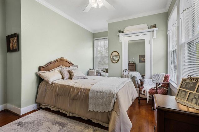 304 E 9th Street, Bonham, TX 75418