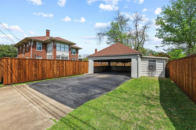 304 E 9th Street, Bonham, TX 75418
