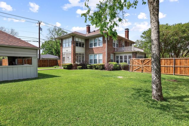 304 E 9th Street, Bonham, TX 75418