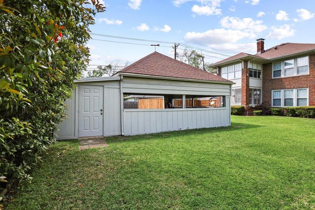 304 E 9th Street, Bonham, TX 75418