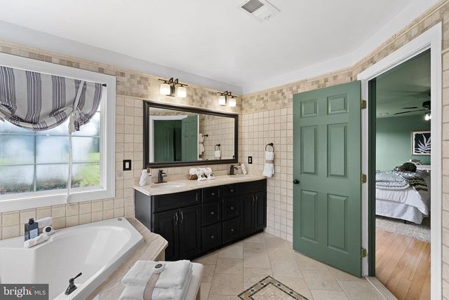 38392 STONE EDEN DR, Hamilton, VA 20158