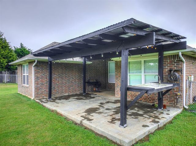 9205 Prairie Dog Drive, Edmond, OK 73034