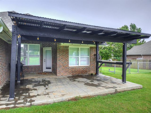 9205 Prairie Dog Drive, Edmond, OK 73034