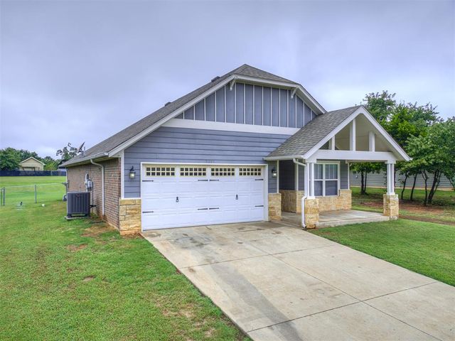 9205 Prairie Dog Drive, Edmond, OK 73034