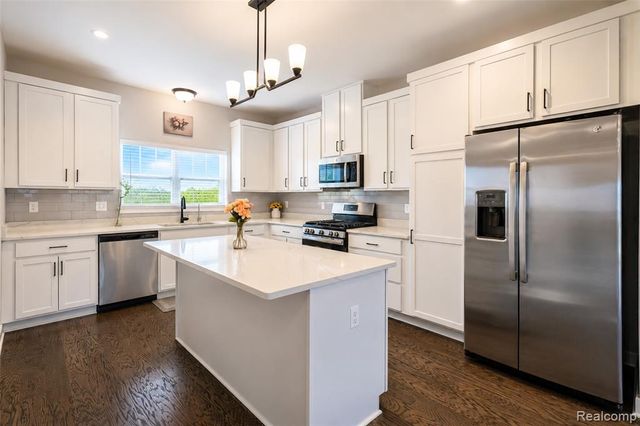 41626 Orianna Lane, Novi, MI 48375