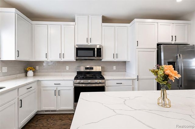 41626 Orianna Lane, Novi, MI 48375