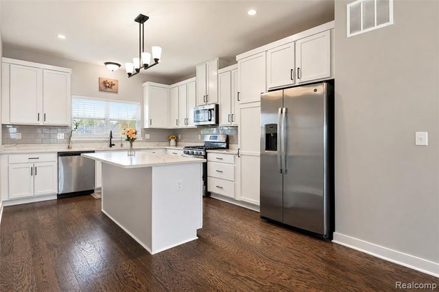 41626 Orianna Lane, Novi, MI 48375