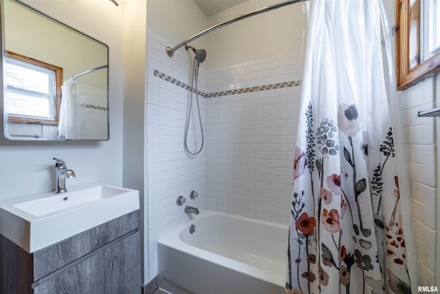 732 S 15TH Street, Quincy, IL 62301