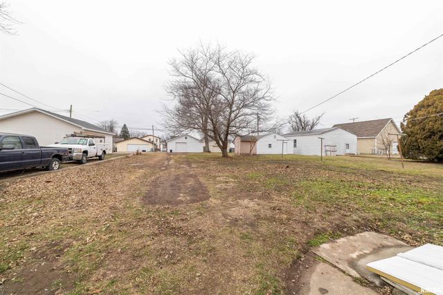 732 S 15TH Street, Quincy, IL 62301