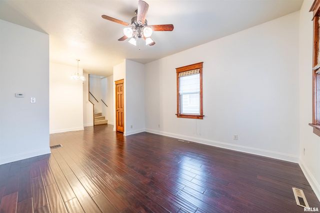 732 S 15TH Street, Quincy, IL 62301