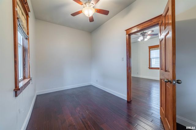 732 S 15TH Street, Quincy, IL 62301