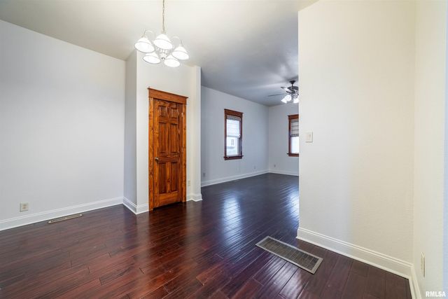 732 S 15TH Street, Quincy, IL 62301