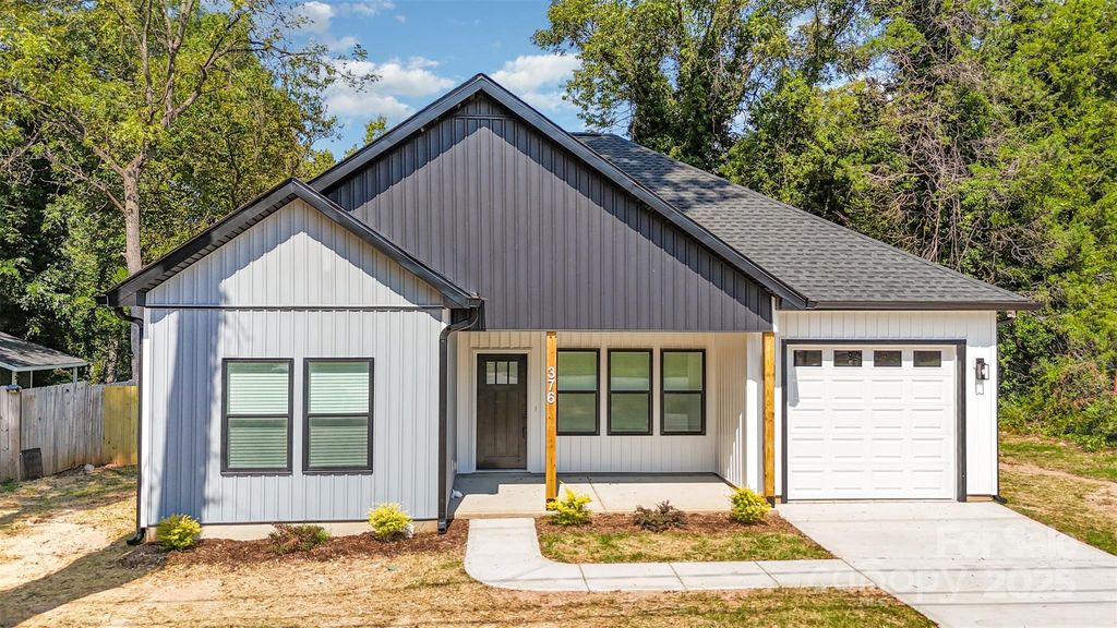 376 Sharpe Street, Mooresville, NC 28115