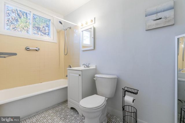 8-J LAUREL HILL RD, Greenbelt, MD 20770