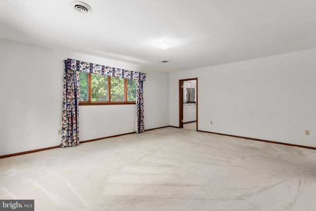 5434 STRAWBERRY LN, King George, VA 22485