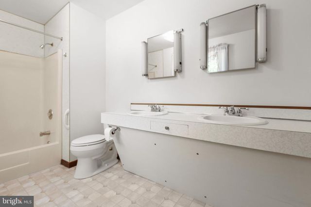 5434 STRAWBERRY LN, King George, VA 22485