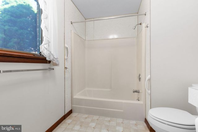 5434 STRAWBERRY LN, King George, VA 22485