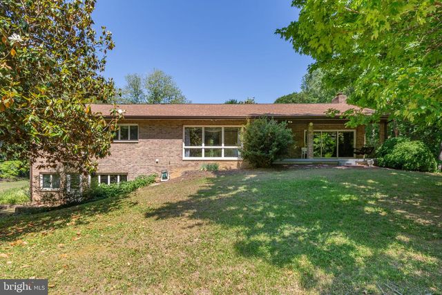 5434 STRAWBERRY LN, King George, VA 22485