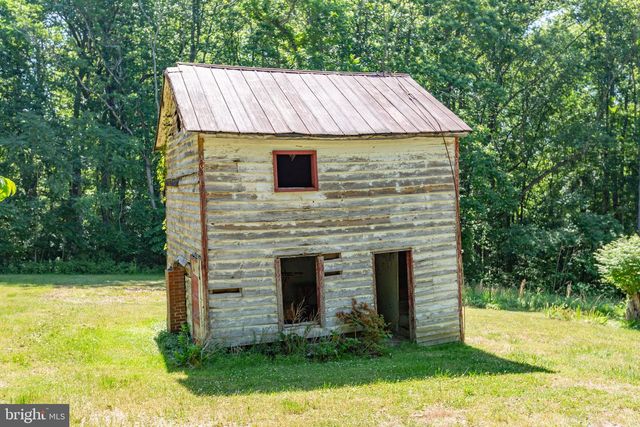 5434 STRAWBERRY LN, King George, VA 22485