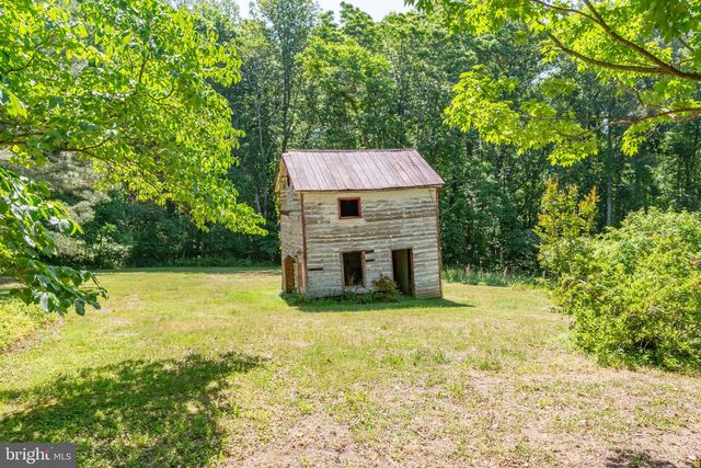 5434 STRAWBERRY LN, King George, VA 22485