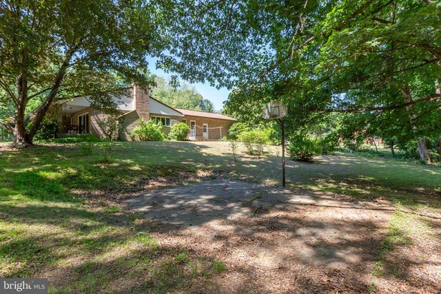 5434 STRAWBERRY LN, King George, VA 22485