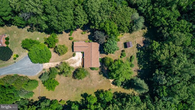 5434 STRAWBERRY LN, King George, VA 22485