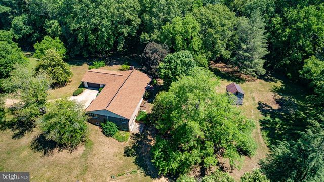 5434 STRAWBERRY LN, King George, VA 22485