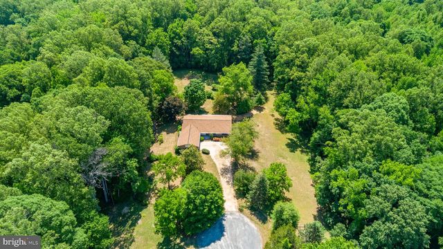 5434 STRAWBERRY LN, King George, VA 22485