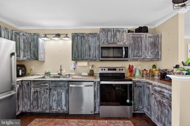 1238 LOGGER DR, Gore, VA 22637