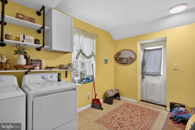 1238 LOGGER DR, Gore, VA 22637