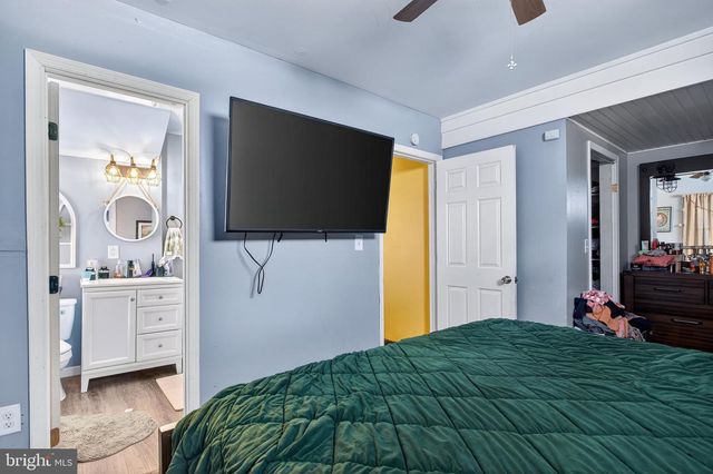 1238 LOGGER DR, Gore, VA 22637