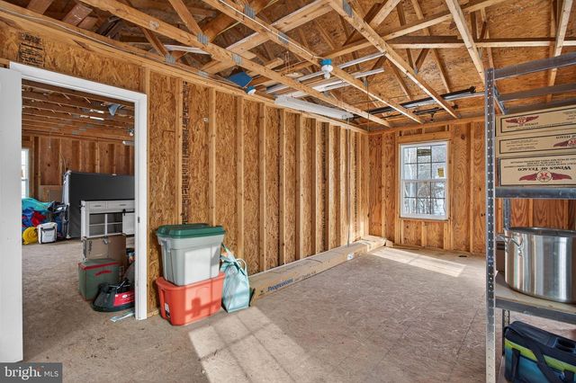 1238 LOGGER DR, Gore, VA 22637