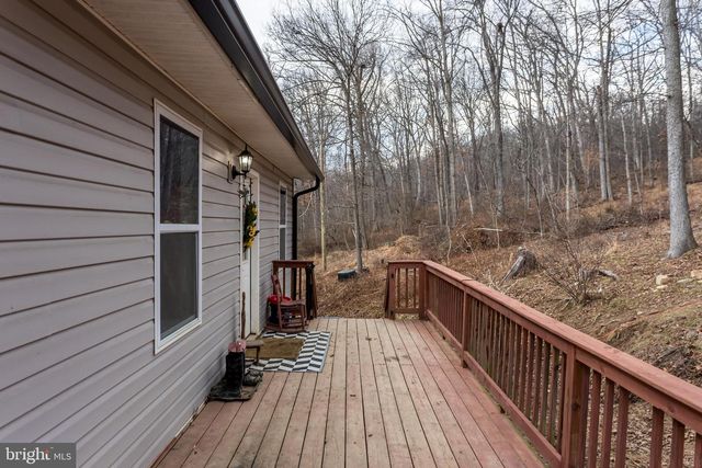 1238 LOGGER DR, Gore, VA 22637