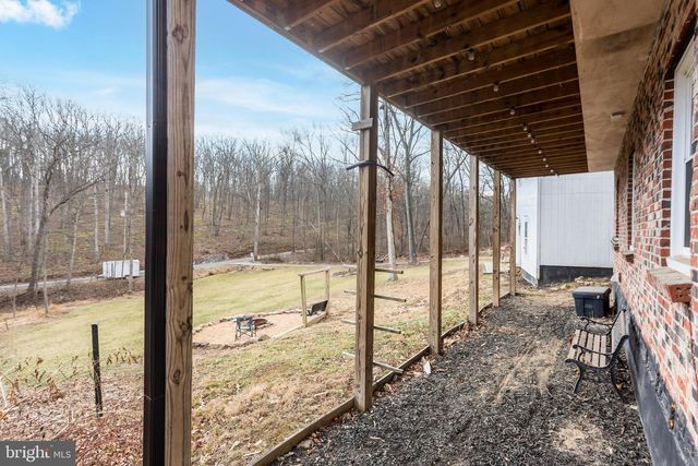 1238 LOGGER DR, Gore, VA 22637