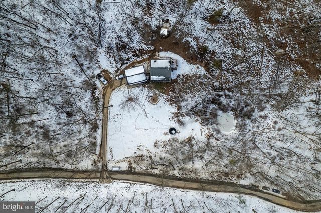 1238 LOGGER DR, Gore, VA 22637