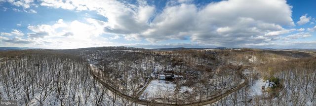 1238 LOGGER DR, Gore, VA 22637