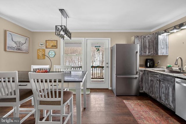 1238 LOGGER DR, Gore, VA 22637