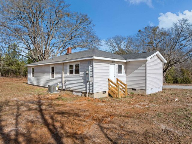 737 Lowrys Road, Gaffney, SC 29340