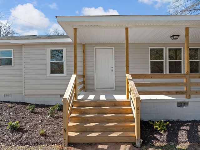 737 Lowrys Road, Gaffney, SC 29340