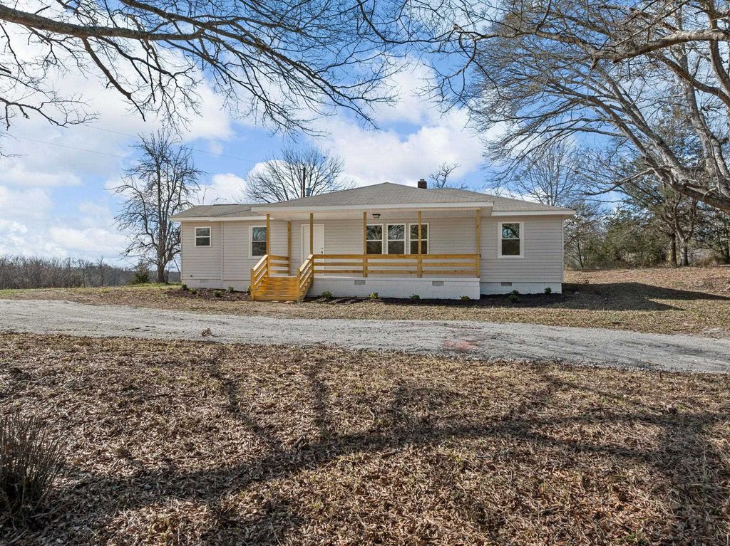 737 Lowrys Road, Gaffney, SC 29340