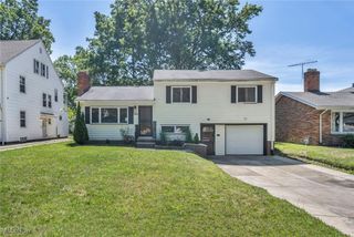 3060 Keswick Road, Shaker Heights, OH 44120