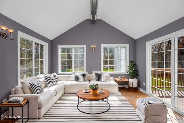 475 Arlington St, Dracut, MA 01826