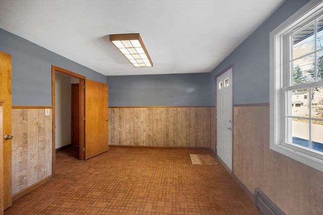 475 Arlington St, Dracut, MA 01826
