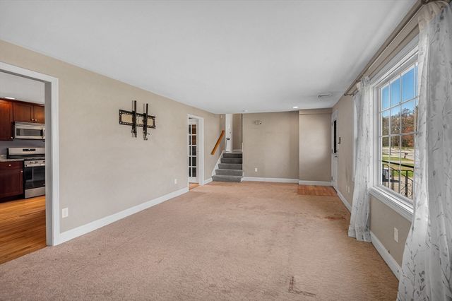 475 Arlington St, Dracut, MA 01826