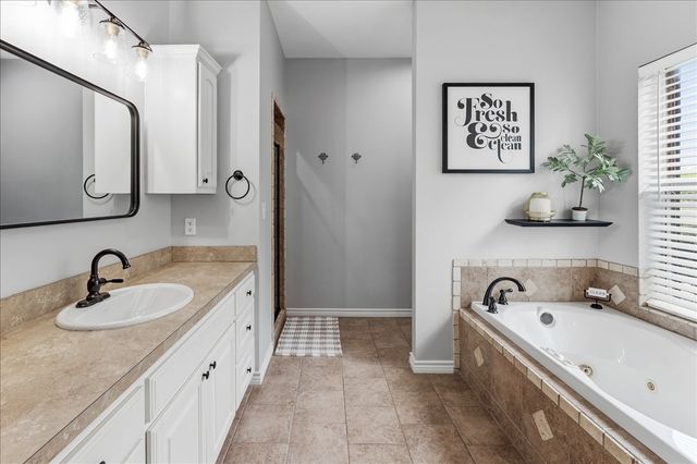 112 Mylea Lane, Weatherford, TX 76087