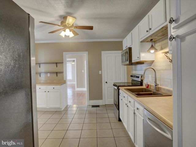 53 E NORTH ST, Waynesboro, PA 17268