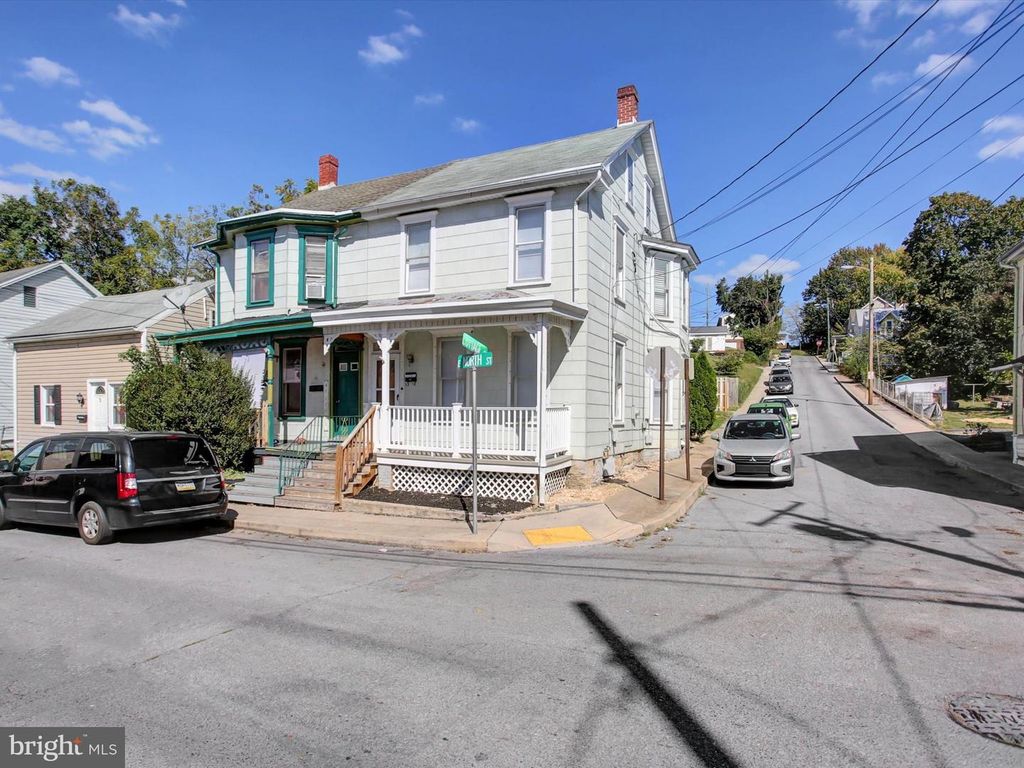 53 E NORTH ST, Waynesboro, PA 17268